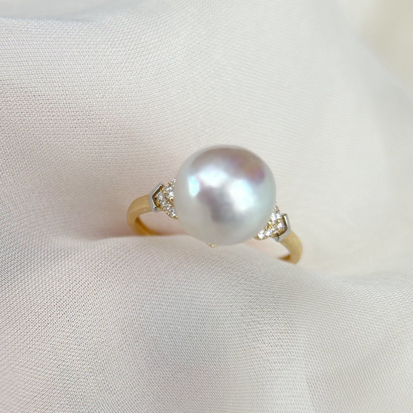 Blue Akoya Pearl Ring in 18K Yellow Gold with Diamond, 9.5-10mm,d0.074ct