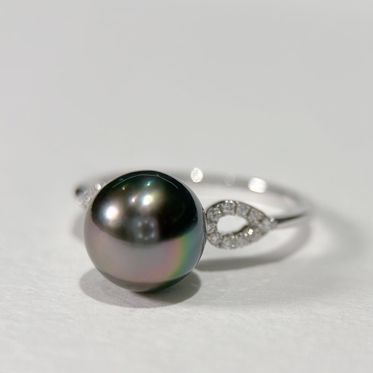 Tahitian Pearl Ring in 18K White Gold with Diamond, 8-9mm,d0.036ct